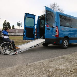 Mechanická hliníková rampa pre vozičkára