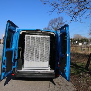 Mechanická nájazdová rampa pre nástup telesne postihnutých