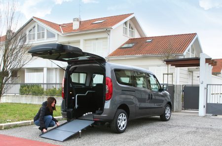 Bezbarierové vozidlo pre vozičkára Fiat Doblo - skladanie rampy
