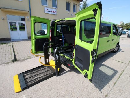 Opel Vivaro s elektrohydraulickou plošinou + kotvenie vozíka